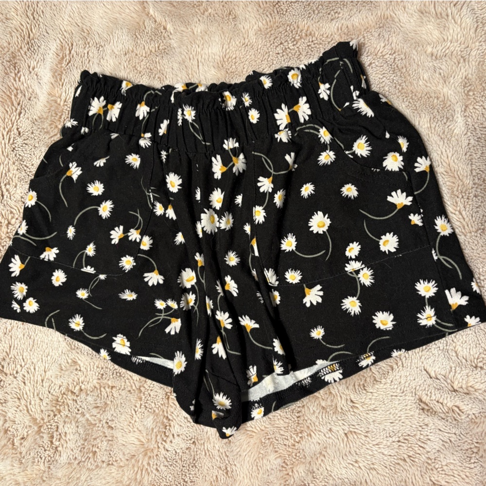 Rue 21 shorts, Size XS, Black with white and yellow flowers
